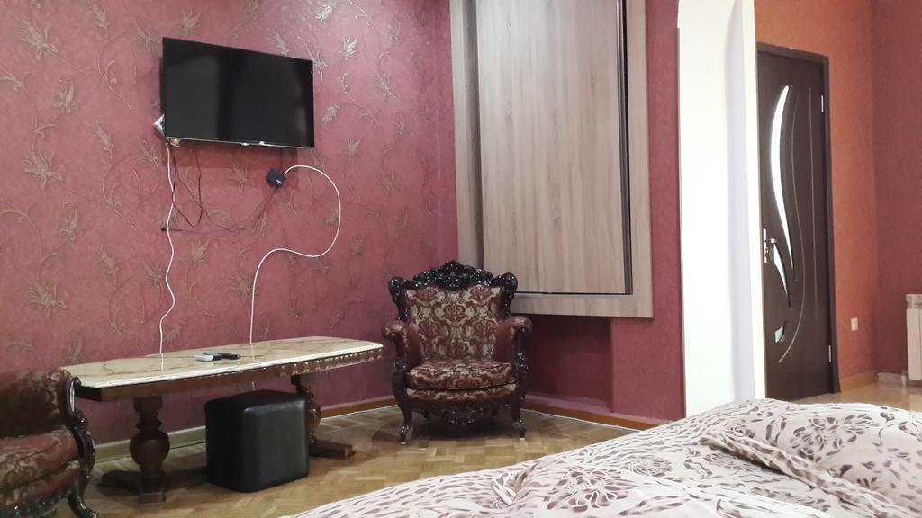 Edemi Hotel Kutaisi Esterno foto