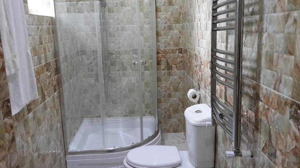 Edemi Hotel Kutaisi Esterno foto